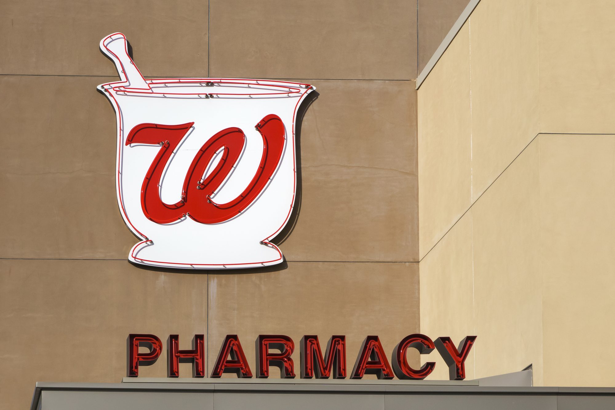 what-insurance-does-walgreens-accept-medicaid-medi-cal-more